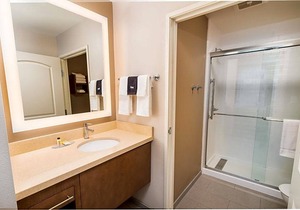 3-Star Hotel ∙ Staybridge Suites Coeur d'Alene, an IHG Hotel