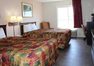 3 x Non-Smoking Two Queen Beds at FairBridge Inn Express Mt Vernon