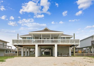 4513BETSYSBBNH - Betsy's Beachfront Cottage