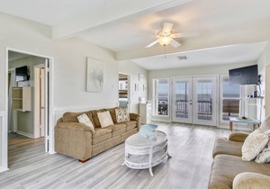 4513BETSYSBBNH - Betsy's Beachfront Cottage