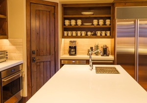 5 Bed/5.5 Bath Ski-in Ski-out Lodge on Granite Ridge