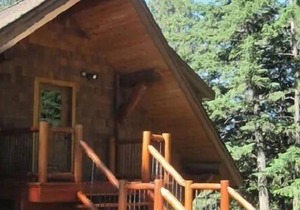 550 sq. ft. private suite on the upper floor of an amazing modern log home.