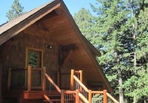 600 sq. ft. private suite on the upper floor of an amazing modern log home.