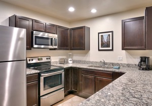 6H Spacious Moab RedCliff Condo, POOL & HOT TUB