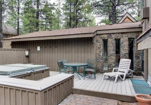 8 Cedar Lane