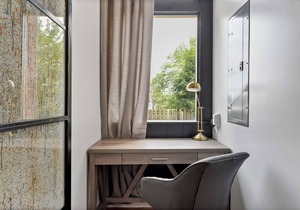 A Cleveland Modern and Historic Apartment