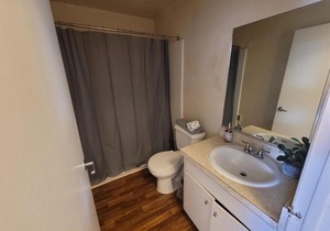 (A05) Beverly Hills Hotel Style Unit