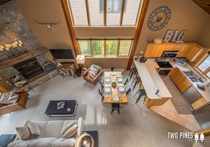 Adorable Ski-In/Out Big Horn! Walk to Big Sky Resort! Cozy Fireplace!