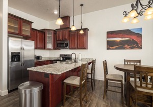 Affordable Monthly Stays! | Downtown Moab | Pet Friendly | Storage - LDV2