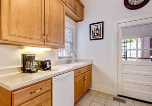 Amazing 1 Bed in Starland, Heated Pool Access