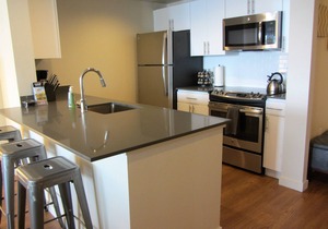 Amazing Location by Pike Pl Market ~ Water Views ~ HUGE, Sleeps 8, 6 adults max