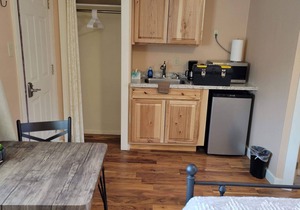 Angler Village #07 Studio w/2DBL beds & kitchenette