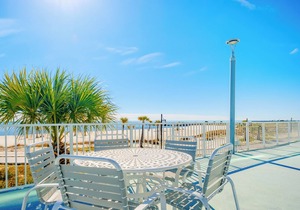 Beautiful 2 Bedroom /2 Bathroom Penthouse Directly on the Beach SB-1002