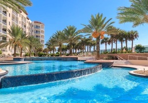Beautiful 3 bedrooms condo with full view of the Gulf!
