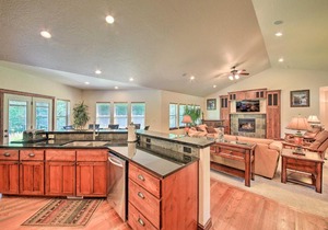Beautiful Priest Lake Home on Golf Course!