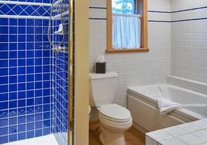 Bentwood Inn