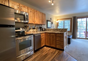 Best Ski Slope View, Ski-in Condo. Easy to walk!