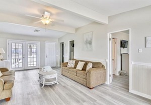 Betsy's Beachfront Cottage by Ryson Vacation Rentals