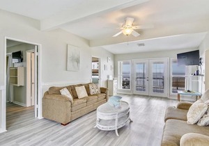 Betsy's Beachfront Cottage by Ryson Vacation Rentals
