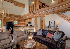 Big Sky Resort/Powder Ridge-Ski In/Ski Out with Private Hot Tub & Amazing Views