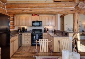 Big Sky Resort/Powder Ridge-Ski In/Ski Out with Private Hot Tub & Amazing Views