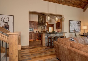 Big Sky Vacation Rentals: Cowboy Suite 3C