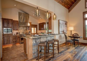 Big Sky Vacation Rentals: Cowboy Suite 3C