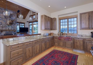 Big Sky Vacation Rentals: Cowboy Suite 2D