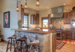 Big Sky Vacation Rentals: Cowboy Suite 6D