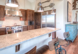 Big Sky Vacation Rentals: Cowboy Suite 7C