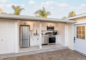 Brand New Dream Outdoor Oasis in Pacific Beach with Hot Tub Parking AC Games