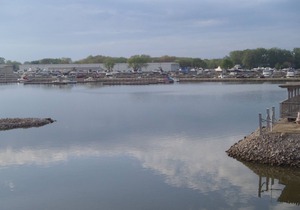 #C - 1 of 4 Waterfront Rental Units - Clean, Safe & Small Complex (Sleeps 8-32)