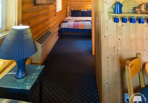 Cabin Creek Inn - Standard Double Queen by Highway