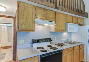 Carters Lake, Lakeside Cabin #9, includes free boat slip at the Marina
