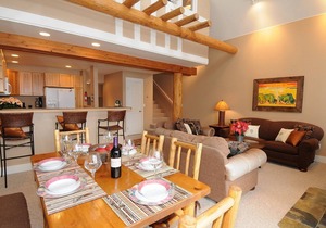 Casa Moonlight One - Ski in/Out - Direct to Iron Horse Lift - 2 Bed 2.5 Bath