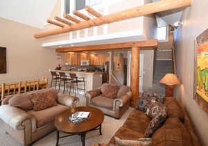 Casa Moonlight One - Ski in/Out - Direct to Iron Horse Lift - 2 Bed 2.5 Bath