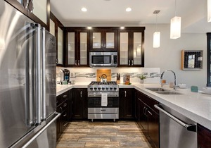 Central Location, Hot Tub, Chef's kitchen + Community Amenities!