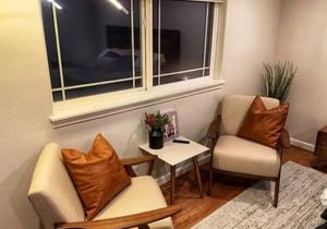 Charming 2 BR + 1 Bonus Room in Heart of Bend