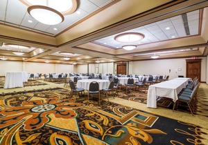 Clarion Hotel Minot