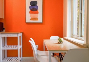 Colorful downtown condo, 2 bedrooms, king bed