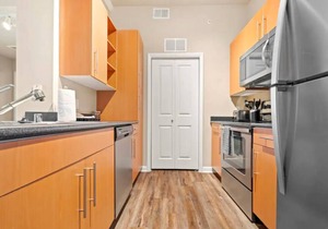Colorful Yet Cozy Apartment In Uptown Dallas!