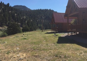 COME STAY IN OUR BEAUTIFUL CABIN SITTING ON THE BANKS OF THE BIG HOLE RIVER #2