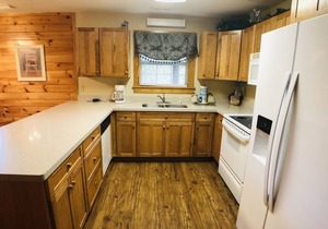 Condo 13D a 2BR condo located nearly across the street from Dollywood.