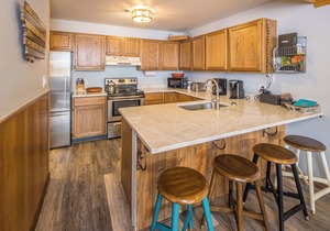 Condo w/fireplace, spiral staircase feature & amazing views - Skycrest Penthouse