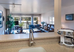 Condo w/private balcony & waterfront views of Flathead Lake - Marina Cay Cozy Condo