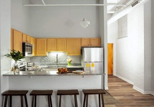 Contemporary 2BR 2BA Apartment by CozySuites