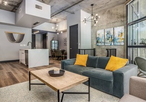 Contemporary & Chic Downtown 2Story Condo- 1bd/2ba