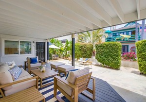Convenient Ground Level ☆ Steps to Ocean ☆ Outdoor Patio