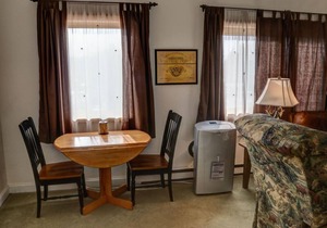Conveniently located in Bozeman w/vintage features - Let the Sun Shine on Main Street!