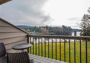 Cozy condo w/stunning waterfront views & private balcony - Waterfront Studio with Great Views